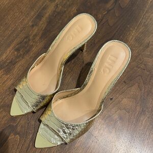 INC International Concepts Gold Textured Amra Heels